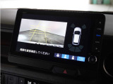 ◆リアワイドカメラシステム◆3種類の表示で後方確認をサポート♪セレクトレバーを「R」の位置に入れるとカメラ画像に切り替え。ノーマルビューでは従来のリアカメラと同様の標準的なビューで表示します!