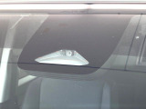 【トヨタセーフティセンス】走行中に前方の車両等を認識し、衝突しそうな時は警報とブレーキで衝突回避と被害軽減をアシスト。より安全にドライブをお楽しみいただけます。