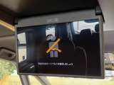 【フリップダウンモニター】大画面モニターで後席でもエンタメをお楽しみいただけます。小さなお子様にも大人気の装備です♪