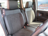 前席の画像です。是非運転席に座っていただき視界等をご確認ください。