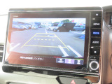 車庫入れ・駐車を安心サポート!バックカメラ装備です。