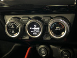 フルオートエアコンで1年中車内は快適!