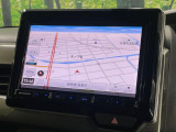 【大画面ナビ】人気の大型8インチナビを装備。存在感のある大画面はインパクト大!ナビ利用時のマップ表示は見やすく、テレビやDVDは臨場感がアップ!いつものドライブがグッと楽しくなります♪