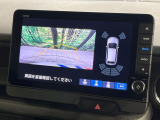 【バックカメラ】駐車時に後方がリアルタイム映像で確認できます。大型商業施設や立体駐車場での駐車時や、夜間のバック時に大活躍!運転スキルに関わらず、今や必須となった装備のひとつです!