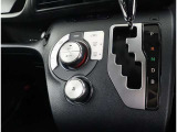 使いやすいシフトレバーです。