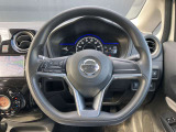 ステアリングスイッチ搭載!ハンドルひとつで手を離さなくても運転中視線をそらさなくても操作が出来て便利です