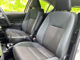 運転に必要な情報が視認しやすいインストルメントパネルです。操作性にも優れており、集中して運転に専念できます。快適なドライブをサポートします。