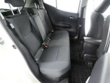 ゆとりある広々とした車内空間は、ドライブを始め買い物やレジャーなど、幅広く活躍します。一人でもみんなとでもお出かけを楽しみましょう!