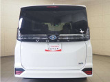 バックカメラが付いているので後方確認が非常にしやすいです。今や運転初心者も熟練者も必須装備!ついていて損はないですね♪