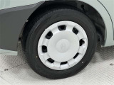 タイヤサイズは185/65R15!納車前の点検時にタイヤ交換させていただきます!