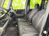 運転席からの視界は良好。周囲の状況をしっかり把握でき、安全運転をサポートします。