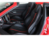 ■カラードインナーディテイル/Rosso  Ferrari■フルエレクトリックシート■カラードスタンダードステッチ/Rosso ■シートウィズスペシャルデザイン