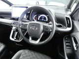 見通しのよいすっきりとした視界で、誰でも運転しやすいです。運転のしやすさは疲れにくさにも繋がりますよ♪