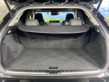【パワーバックドア】スマートキーや運転席のボタンを押すだけでリアゲートが自動で開閉します!荷物を持っている時や、高い位置にあるバックドアを閉める際に便利な機能です♪
