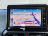 日産純正9インチメモリーナビ(MM223D-Le)装備。スマートフォンによる部分地図更新、HDMIケーブルと各種メディア機器の接続、快適な画面操作と高音質なオーディオ再生。