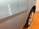 キズ凹み等現状ですがお求めやすくなっております。リーズナブル価格のアウトレット車です!