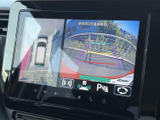 後方の状況をクリアに映し出し、安全な運転をサポート。狭い場所での駐車や車庫入れも、より安心して行えます。