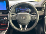 【純正革巻きステアリング】上質な革を使用することで、手にしっかり馴染みとても運転しやすいハンドルです♪