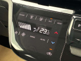 【オートエアコン】 設定温度は一定のまま、1年中、車内は快適空間♪快適温度♪