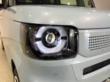 LEDヘッドライトで夜道も安心!