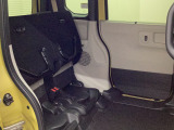 ★チップアップ&ダイブダウン機能付き【ULTR SEAT】は後席座面を左右分割で跳ね上げることができます☆トランクで積載できない背の高い荷物をラクラク収納できます。ホンダ車ならではの人気装備です♪