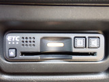 ■【ETC車載器】が装備されています。セットアップをしてお渡しとなり、ETCカードを差し込むだけで高速道路の利用が可能です。