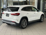 メルセデス・ベンツの定める厳しい基準をクリアしたお車のみをご案内させて頂きます。納車前整備はメーカー規定に基づき100項目にも及ぶ点検を熟練のメカニックによって行いご納車させて頂きます。