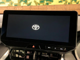 【12.3インチワイドナビ】高級感とインパクトのある大型ワイドナビを装備。各種オーディオ操作はもちろん、横長ワイド画面でのマップ2分割表示など、利便性も高いナビです♪