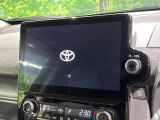 【10.5インチナビ】高級感とインパクトのある大画面ナビを装備。各種オーディオ操作はもちろん、スマホ連携もできる利便性の高いナビです♪