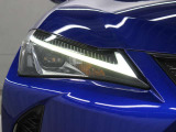 LEDヘッドランプには「オートマチックハイビームシステム」を搭載。夜間走行時にハイビームで走行可能と判断した場合、ロービームとハイビームを自動的に切り替え、前方視界確保をアシストします。