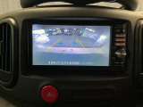 【バックカメラ】駐車時の後方を映像で確認できます