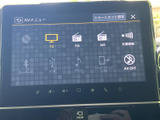 CDやUSB、Bluetoothなど、多彩なソースに対応。お好みの音楽をクリアな音質で楽しめます。快適な車内空間を演出します。