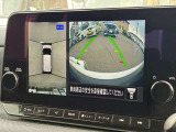アラウンドビューモニターです!上空から貴方のお車をモニタニングしている様に車両の周りの安全確認が出来ます!