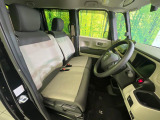 運転席シート廻りは使用感も少なく、良好な状態となっています。丁寧に使われていたことがよくわかりますね。