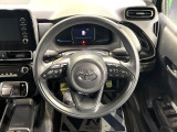 インテリアに合わせたデザインのステアリングは、運転される方のことも考え、運転しやすい形状、大きさです。是非一度、実際に触ってお確かめください。