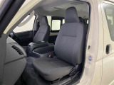 厚みがあって、座り心地のいいシート。運転席も助手席もリラックスしてゆったりと座れます♪