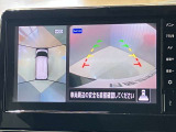 【アラウンドビューモニター】車を上から見下ろしているかのような映像で周囲の状況がひと目で確認、狭い駐車場に駐車するときも安心です♪