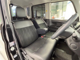 運転席シート廻りは使用感も少なく、良好な状態となっています。丁寧に使われていたことがよくわかりますね。