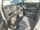 機能的な操作系が配置された運転席。スムーズな操作性で、運転に集中できます。快適なカーライフをサポートします。