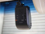 ◆ドライブレコーダー◆映像・音声などを記録する自動車用の装置です。 もしもの事故の際の記録はもちろん、旅行の際の思い出としてドライブの映像を楽しむことができます。