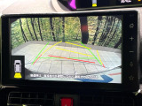 【バックカメラ】駐車時に後方がリアルタイム映像で確認できます。大型商業施設や立体駐車場での駐車時や、夜間のバック時に大活躍!運転スキルに関わらず、今や必須となった装備のひとつです!