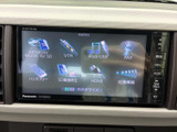 お気に入りの音楽やラジオを楽しめます。CDやSDカードにも対応し、様々な音源を再生可能です。快適なドライブのお供に最適です。