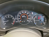 視認性の高いメーターで、運転に必要な情報を的確に把握できます。運転状況が一目でわかり、安全運転をサポートします。