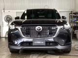 フォワードセンシングカメラを使用することにより、夜間の視界を劇的に高める「アダプティブLEDヘッドライト」。対向車や前走車を部分的に遮光し、常に最大の明るさをキープする先進装備を搭載しています。