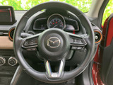 握りやすいステアリングで、快適なドライビングを実現。操作性にも優れ、運転の楽しさを高めます。細部までこだわった仕上がりです。