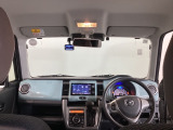 ワイドな視界で運転もしやすくなるように、設計されています。