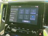 多彩な機能を備えたオーディオ画面で、ドライブがさらに楽しくなります。CDやUSB、Bluetooth接続で、お好みの音楽をお楽しみください。