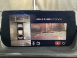 360度モニターは、4つのカメラによる前後左右・俯瞰映像でドライバーからは見えない領域の危険認知をサポート!全周囲の死角を減らし、狭い駐車場や幅寄せ、T字路の進入などの運転の安心感を高めます!