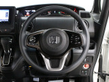 【運転席まわり】Honda独自の設計思想に基づき、自然に手を伸ばした先に操作したいものがあるようレイアウトを追求 !