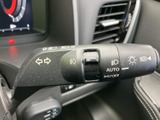 直感的な操作感で、スムーズなウインカー操作を可能に。安全運転をサポートする機能が充実しています。